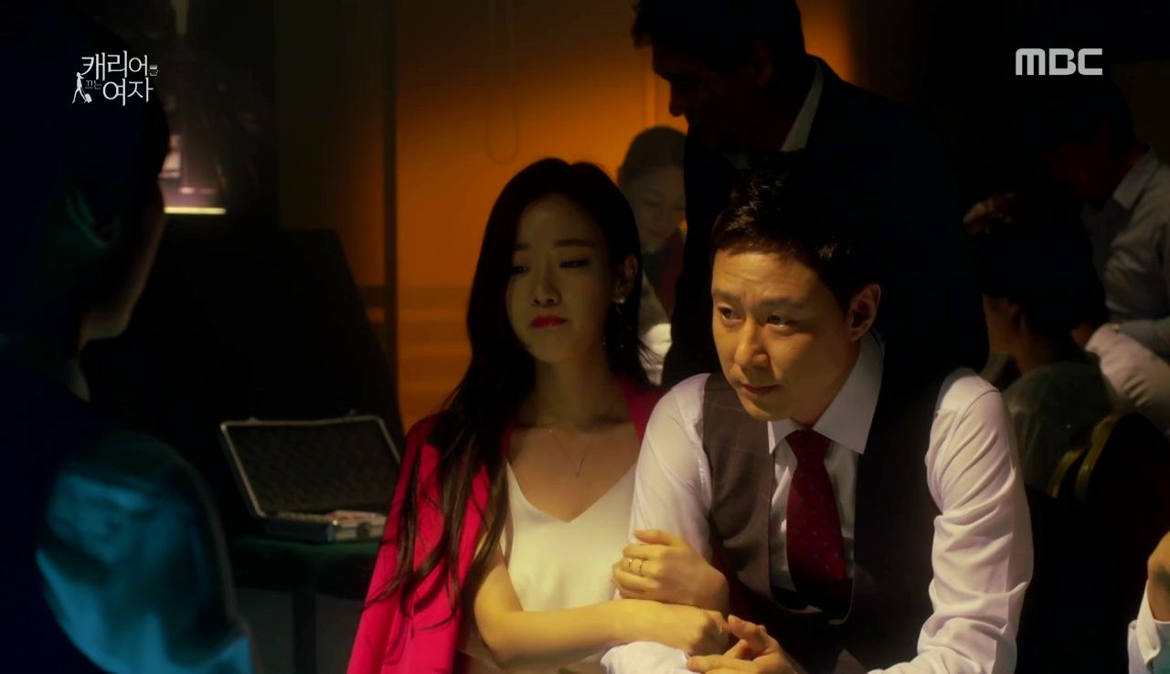Woman With a Suitcase Episode 1 » Dramabeans Korean drama recaps